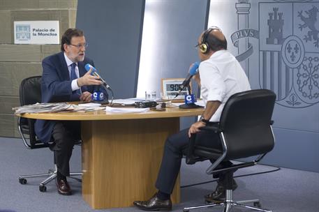 30/06/2015. Entrevista de Rajoy en la COPE. El presidente del Gobierno, Mariano Rajoy, es entrevistado por Ángel Expósito para el programa "...